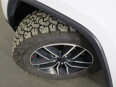 Used 2021 Jeep Grand Cherokee Trailhawk w/ Trailhawk Luxury Group AWD/4WD image 44