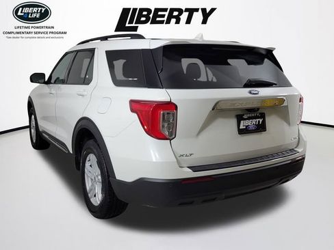 Used 2023 Ford Explorer XLT AWD/4WD image 5