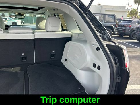 Certified 2021 Jeep Cherokee Latitude Lux w/ Sun & Sound Group FWD image 32