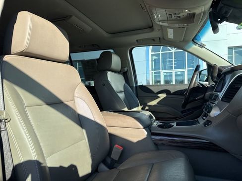 Used 2020 GMC Yukon XL SLT w/ Premium Edition image 25