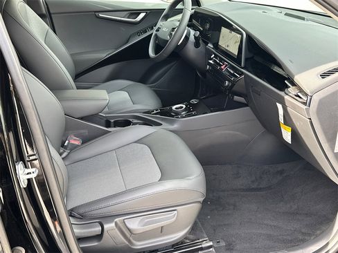 New 2025 Kia Niro EX image 10