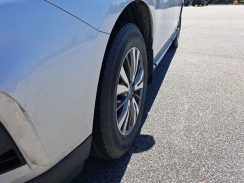 Used 2019 Nissan Pathfinder S FWD image 11