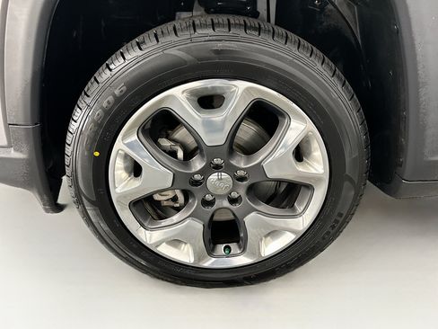 Used 2019 Jeep Compass Limited AWD/4WD image 34