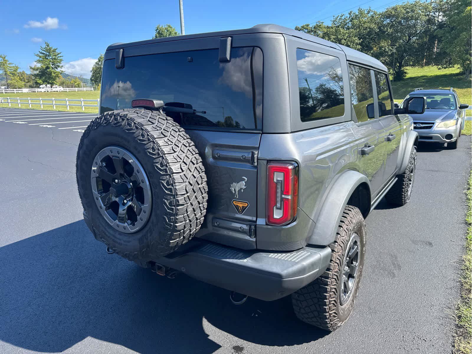 Used 2023 Ford Bronco Badlands AWD/4WD image 6