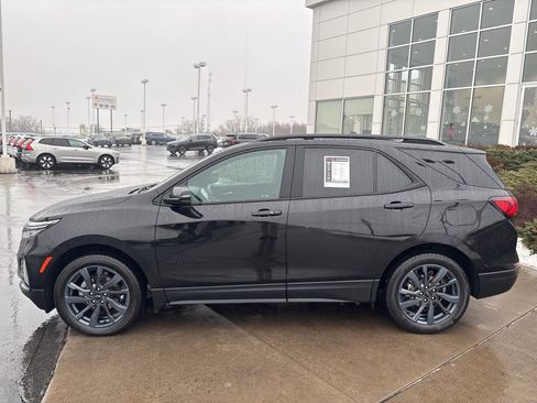 Used 2022 Chevrolet Equinox RS w/ Infotainment Package image 11