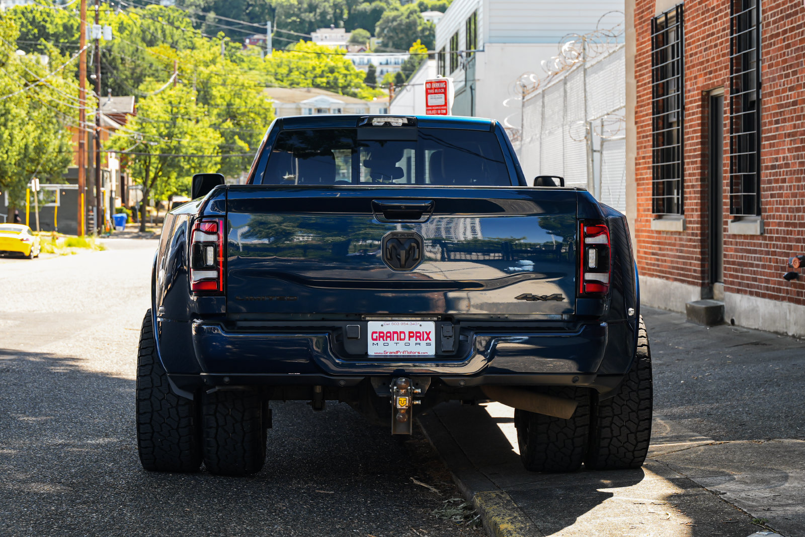 Used 2024 RAM 3500 Limited w/ Night Edition AWD/4WD image 4