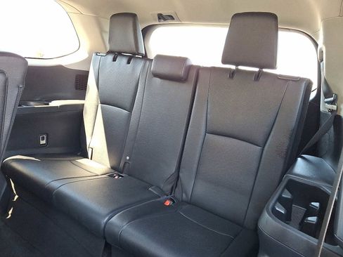 Used 2025 Toyota Grand Highlander AWD image 11