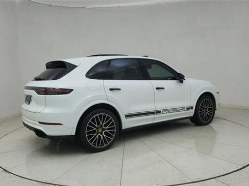 Used 2021 Porsche Cayenne Base image 69