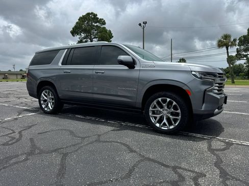 Used 2021 Chevrolet Suburban High Country AWD/4WD image 4