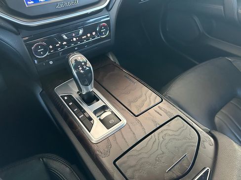 Used 2014 Maserati Ghibli image 22