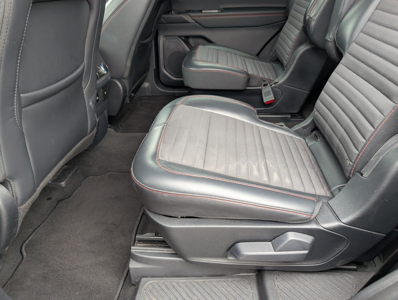 Used 2026 Ford Explorer ST-Line AWD/4WD image 32