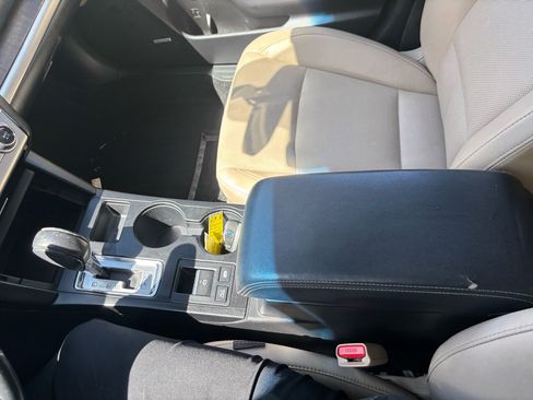 Used 2016 Subaru Outback 2.5i Limited image 11