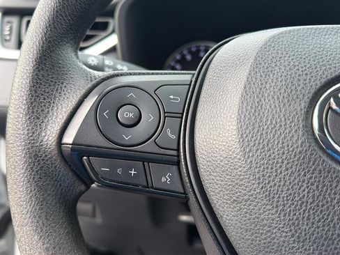 Used 2022 Toyota RAV4 XLE image 21