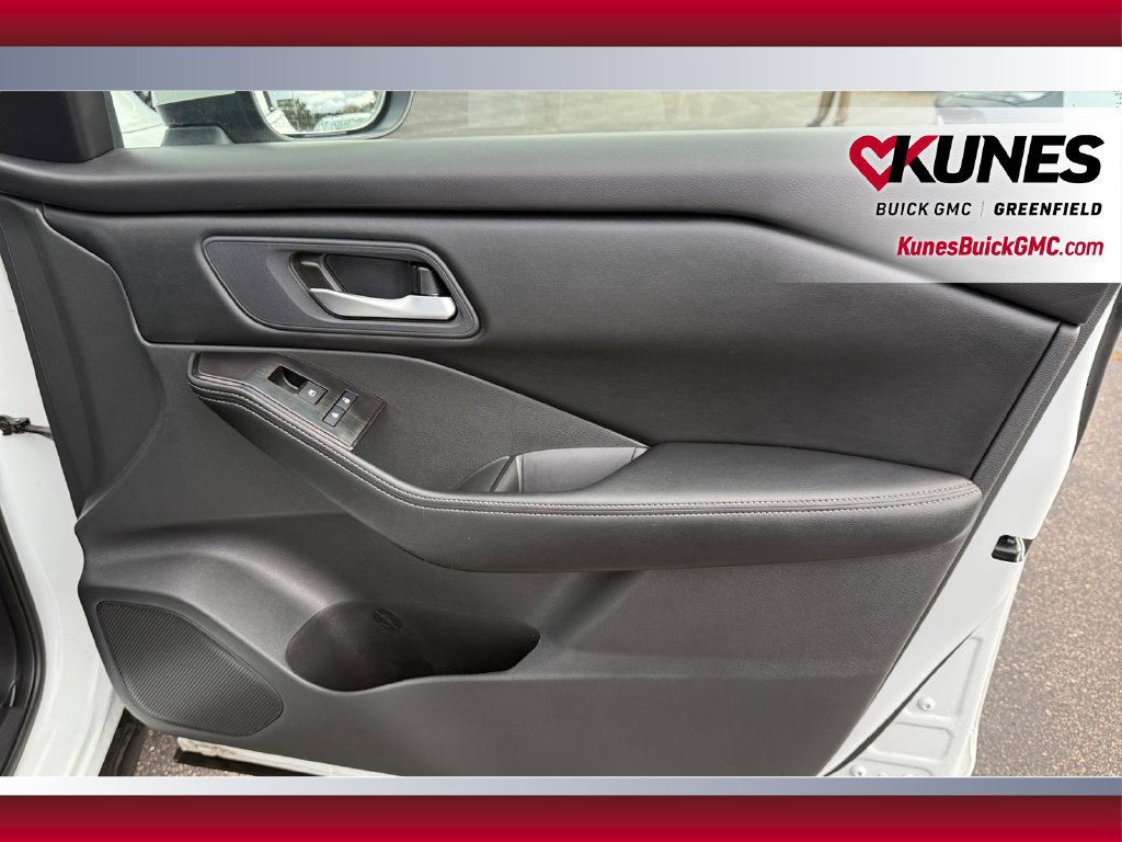 Used 2026 Nissan Rogue SV AWD/4WD image 37
