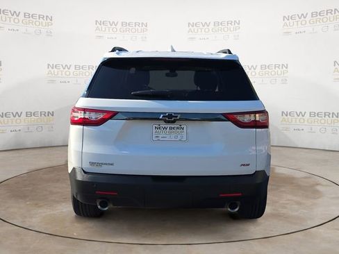 Used 2021 Chevrolet Traverse RS w/ LPO, Cargo Package FWD image 4
