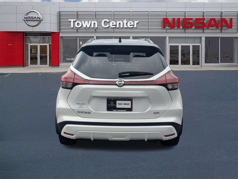 Certified 2021 Nissan Kicks SR w/ SR Premium Package FWD image 6