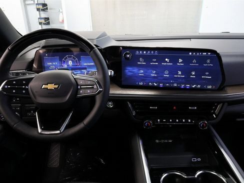 New 2026 Chevrolet Suburban High Country image 12