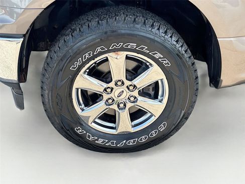 Used 2019 Ford F150 XLT w/ Equipment Group 302A Luxury AWD/4WD image 30