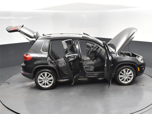 Used 2016 Volkswagen Tiguan SE image 18