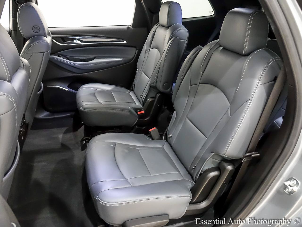 Used 2024 Buick Enclave Premium AWD/4WD image 16