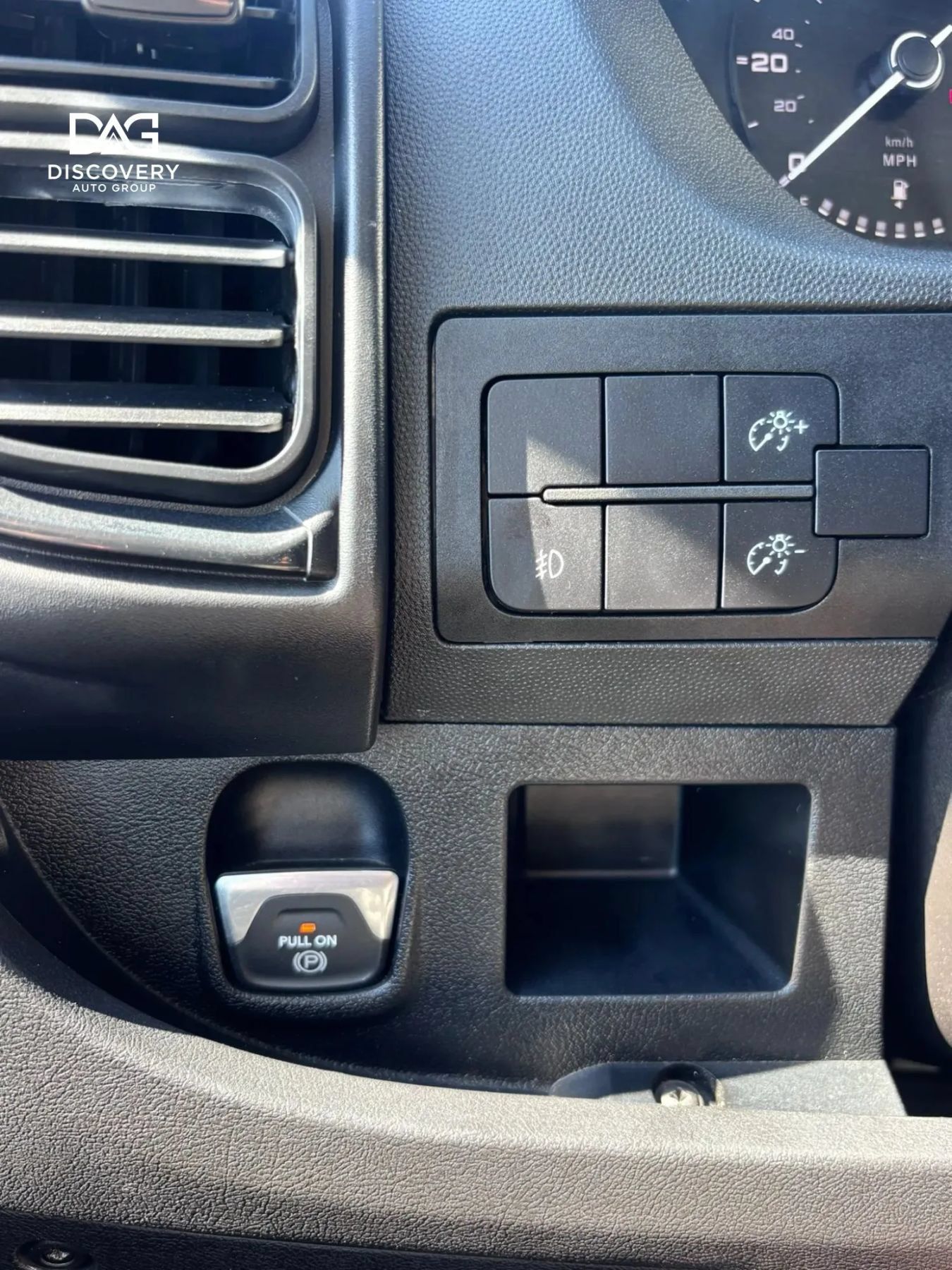 Used 2026 RAM ProMaster 2500 w/ Convenience Group FWD image 12