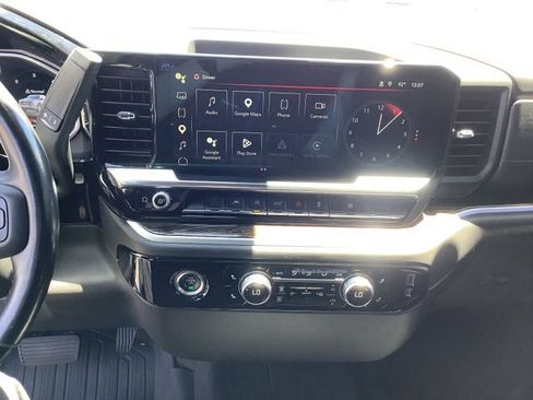 Used 2022 GMC Sierra 1500 Elevation w/ LPO, Elevation Black Package AWD/4WD image 18