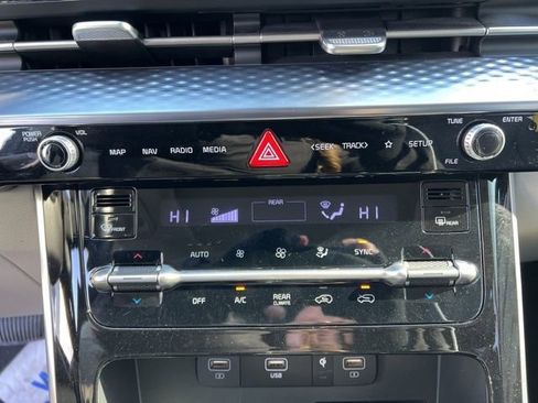 Certified 2024 Kia Carnival SX Prestige image 22