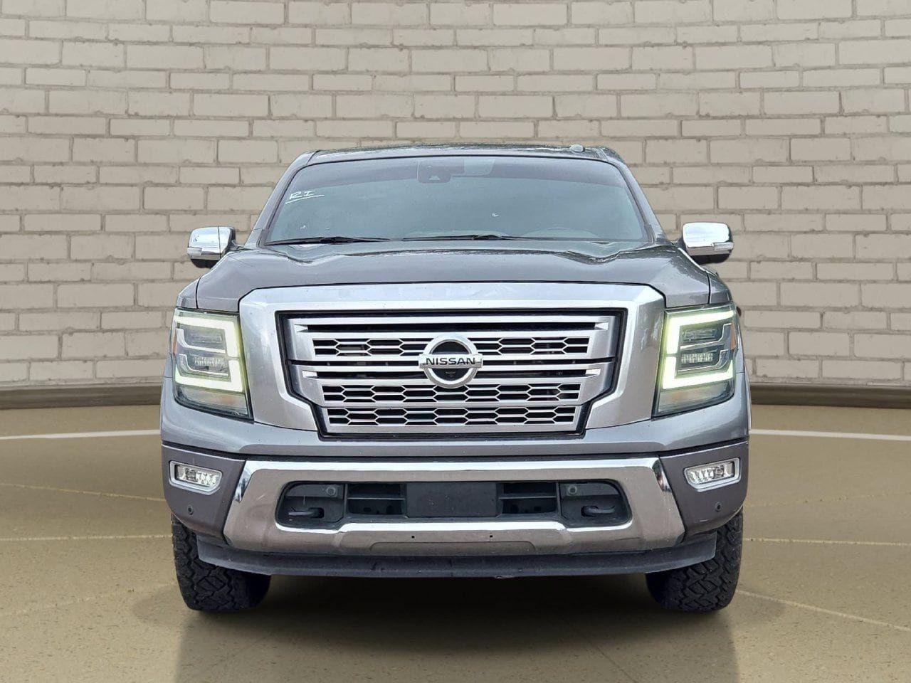 Used 2021 Nissan Titan Platinum Reserve w/ Moonroof Package AWD/4WD image 2