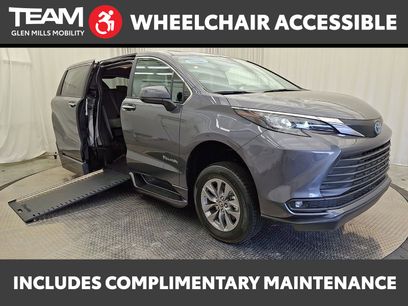 Used 2025 Toyota Sienna XLE