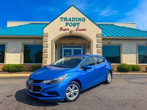 Used 2017 Chevrolet Cruze LT FWD image 25