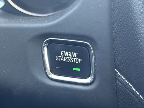 Certified 2023 GMC Acadia SLE w/ Driver Convenience Package image 18