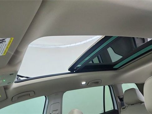 Used 2024 Volkswagen Atlas SEL Premium R-Line image 61