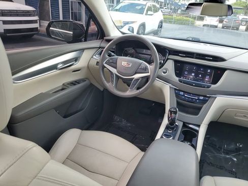 Used 2020 Cadillac XT5 Premium Luxury FWD image 23