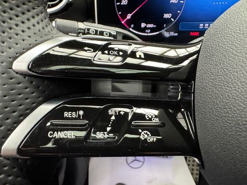 Certified 2025 Mercedes-Benz GLC 300 4MATIC image 14