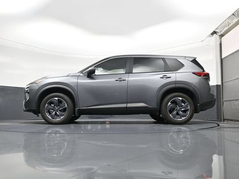 Certified 2026 Nissan Rogue SV FWD image 22