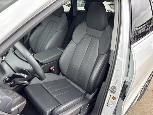 Used 2025 Audi Q5 Premium Plus w/ Premium Plus AWD/4WD image 20