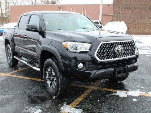 Used 2019 Toyota Tacoma TRD Off-Road image 4