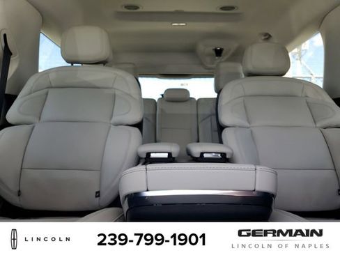 New 2025 Lincoln Navigator L Reserve image 29