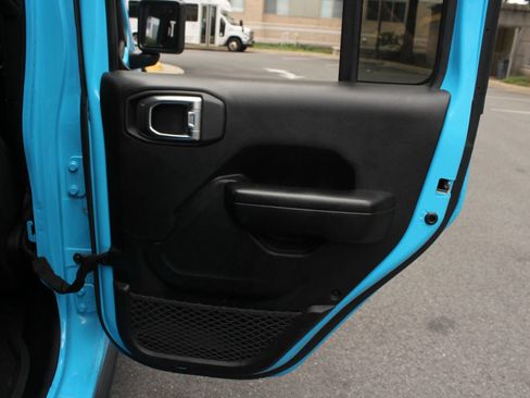 Used 2021 Jeep Wrangler Unlimited Rubicon w/ Safety Group AWD/4WD image 20