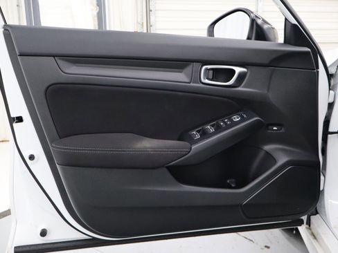 Used 2025 Honda Civic Sport image 10