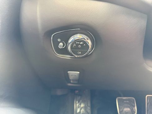 Used 2019 Aston Martin V8 Vantage Coupe RWD image 22