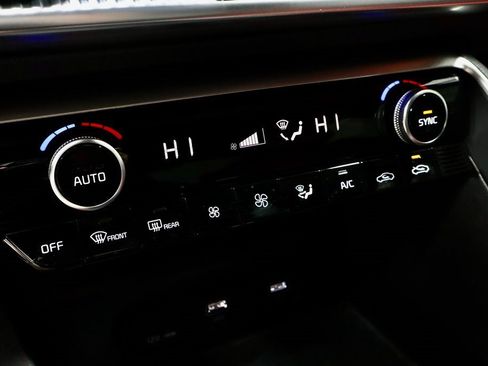 Used 2023 Kia K5 GT-Line image 32