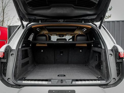 New 2025 Land Rover Range Rover Sport Dynamic SE image 9