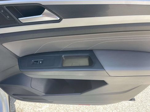 Certified 2022 Volkswagen Atlas Cross Sport SEL Premium R-Line AWD/4WD image 9