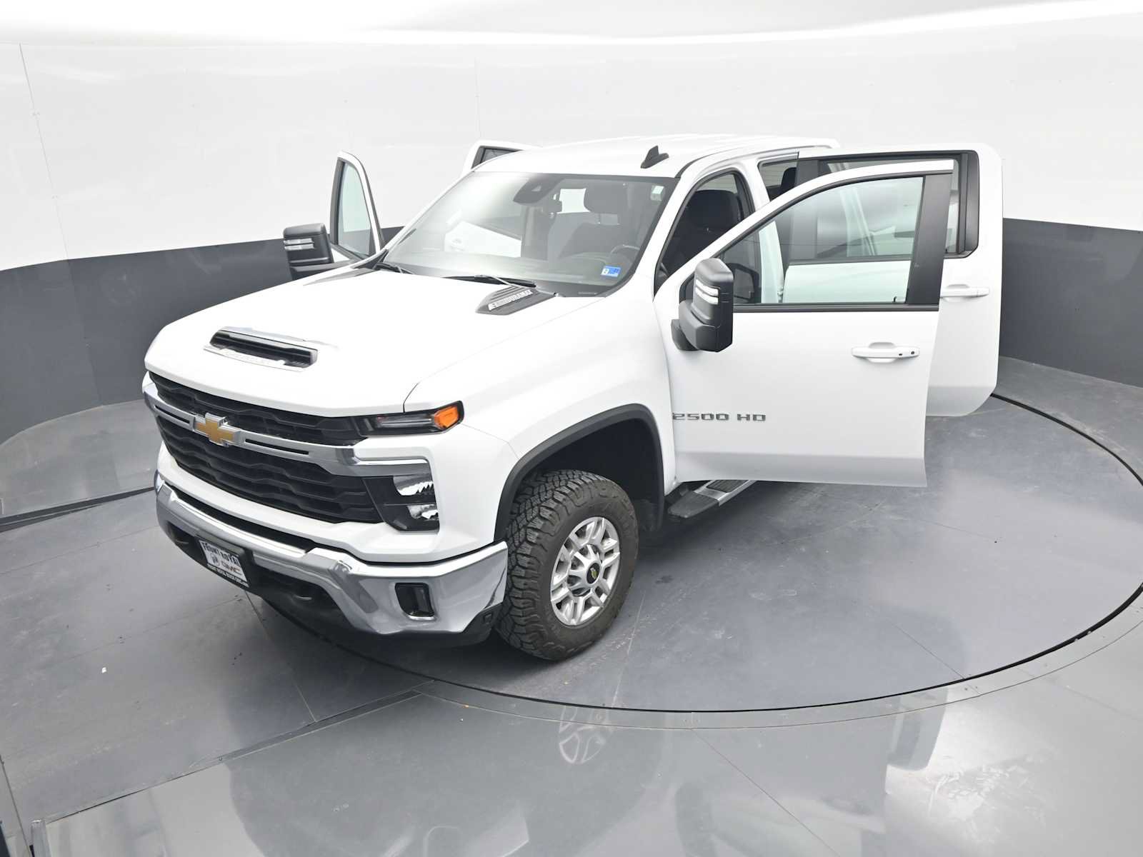 Used 2025 Chevrolet Silverado 2500 LT w/ Convenience Package AWD/4WD image 48