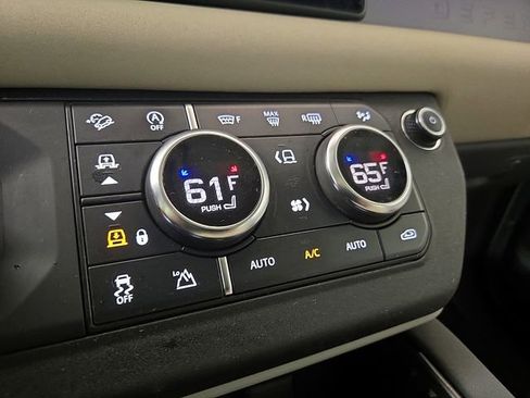 Used 2023 Land Rover Defender 110 S image 17