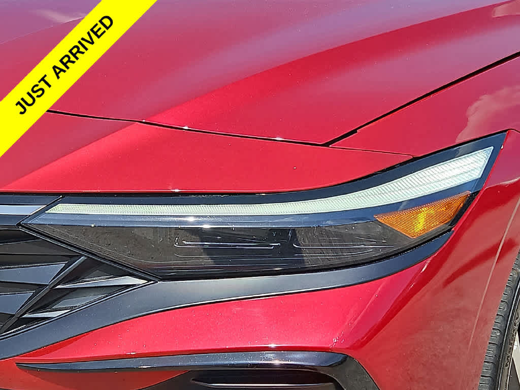 Used 2024 Hyundai Elantra Limited FWD image 8