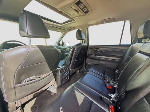 Certified 2018 Honda Pilot Touring image 26
