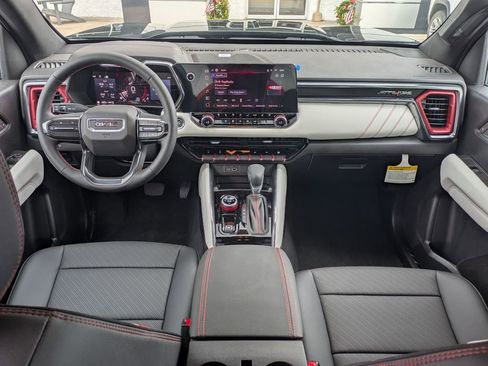 New 2025 GMC Canyon AT4 w/ AT4X Package AWD/4WD image 10