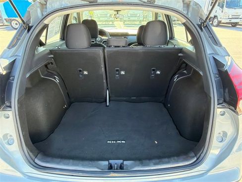 Used 2021 Nissan Kicks SV image 18